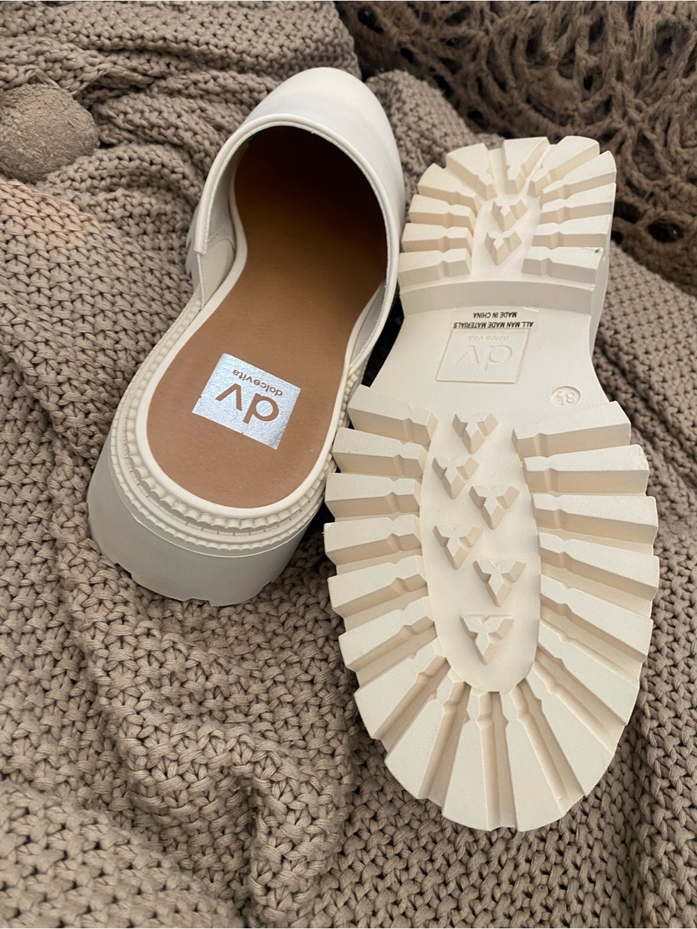 Dolce Vita beige clogs slides 8.5 NEW - Picture 4 of 4